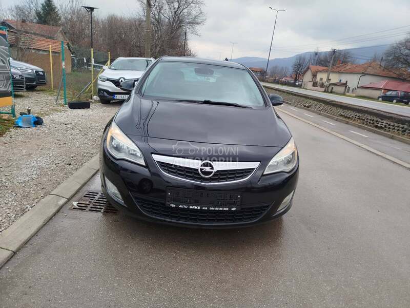 Opel Astra J 1.7cdti COSMO