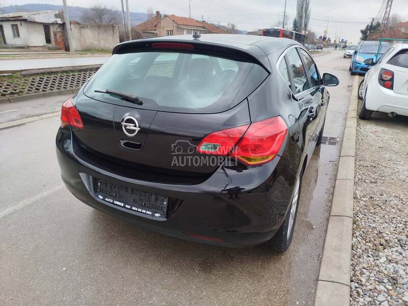 Opel Astra J 1.7cdti COSMO