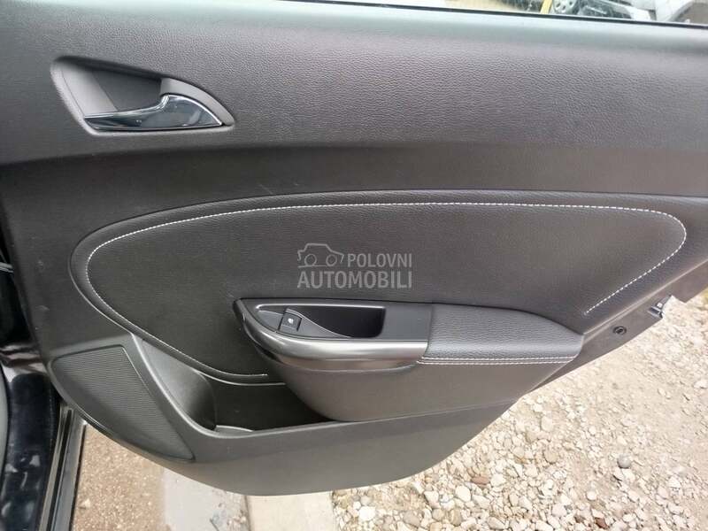 Opel Astra J 1.7cdti COSMO