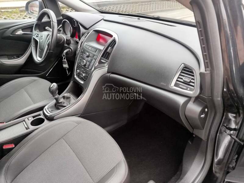 Opel Astra J 1.7cdti COSMO