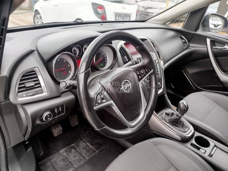Opel Astra J 1.7cdti COSMO
