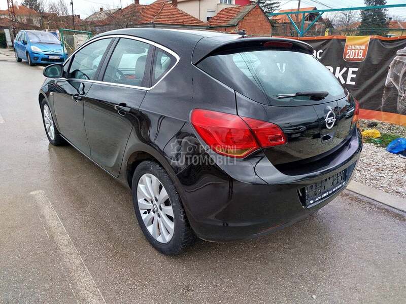 Opel Astra J 1.7cdti COSMO