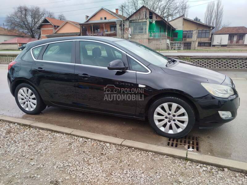 Opel Astra J 1.7cdti COSMO