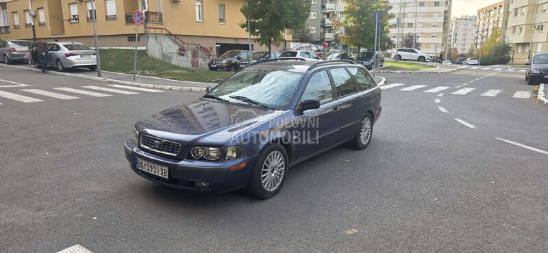 Volvo V40 