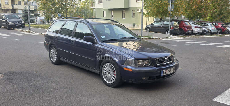 Volvo V40 