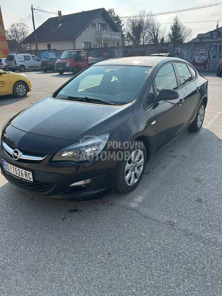Opel Astra J 