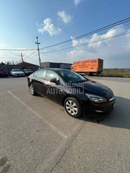 Opel Astra J 
