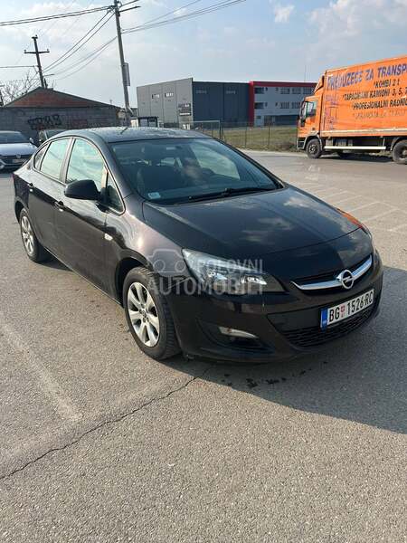 Opel Astra J 