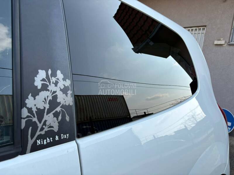 Renault Twingo NIGHT DAY