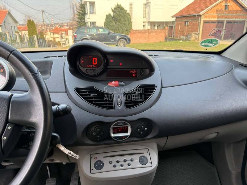 Renault Twingo NIGHT DAY