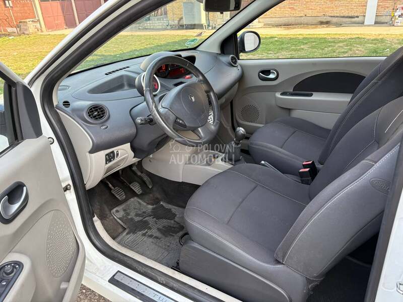 Renault Twingo NIGHT DAY