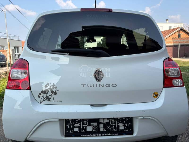 Renault Twingo NIGHT DAY
