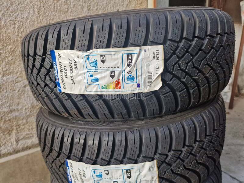Falken 205/55 R17 Zimska