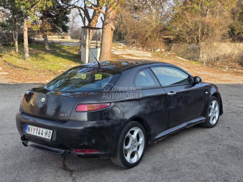 Alfa Romeo GT 
