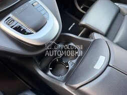 Mercedes Benz V Klasa V300d slika 40