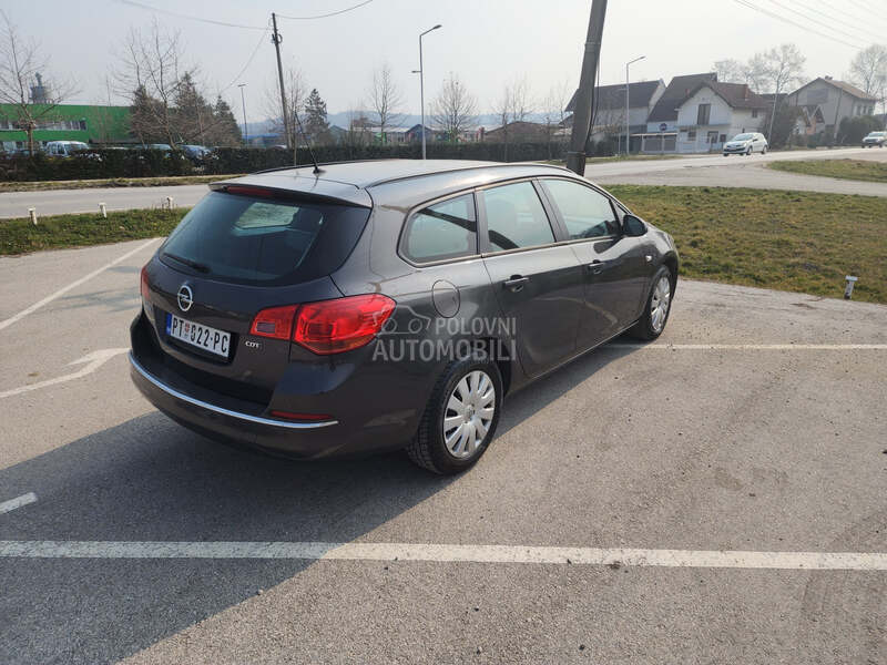 Opel Astra J 