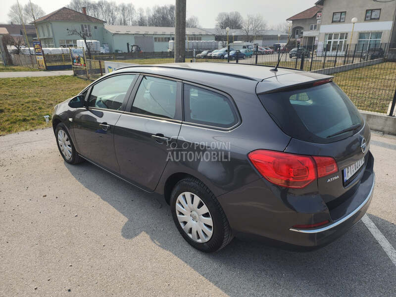 Opel Astra J 