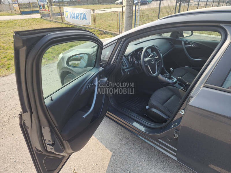 Opel Astra J 