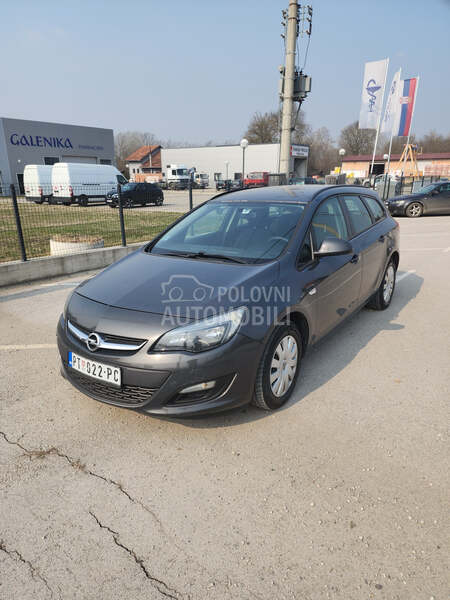 Opel Astra J 