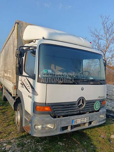 Mercedes Benz 1218