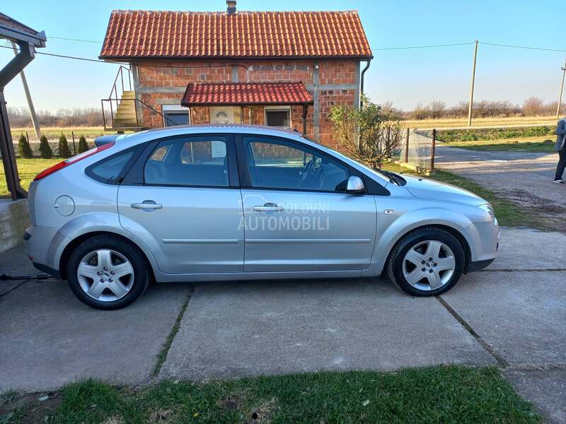 Ford Focus 1.6 16V
