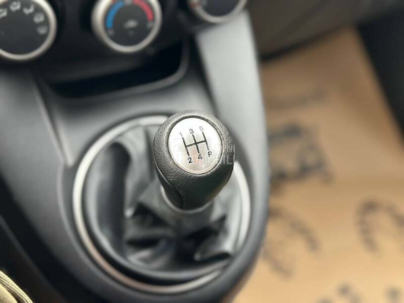 Mazda 2 1.3 Exclusive  CH