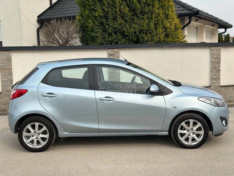 Mazda 2 1.3 Exclusive  CH