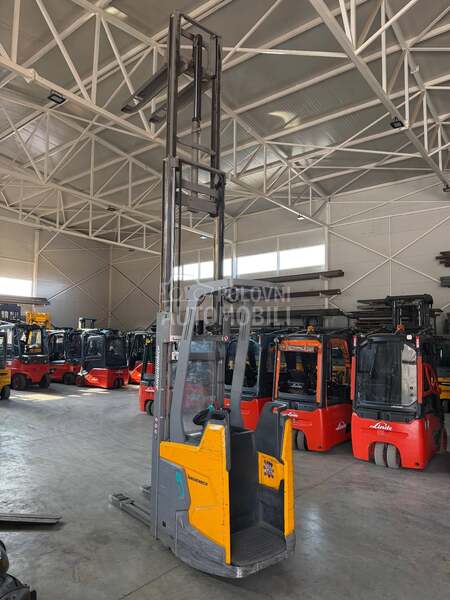 Jungheinrich 1,6 tona Triplex