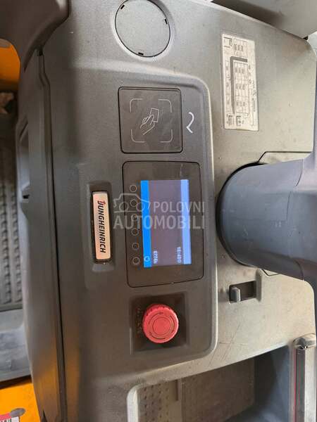 Jungheinrich 1,6 tona Triplex