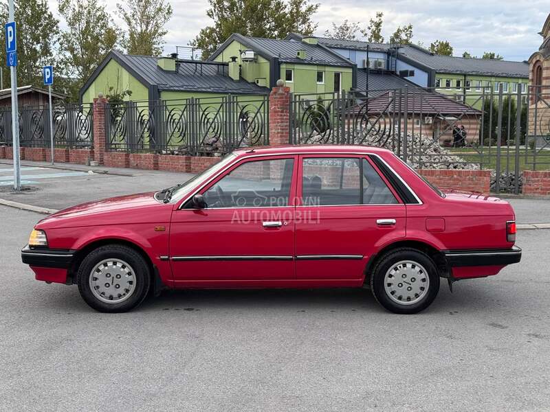 Mazda 323 sedan