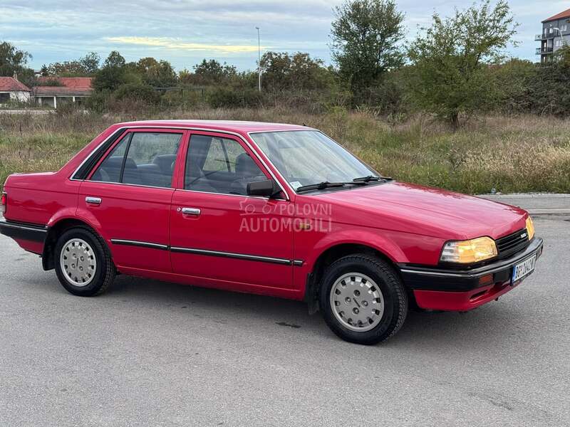 Mazda 323 sedan