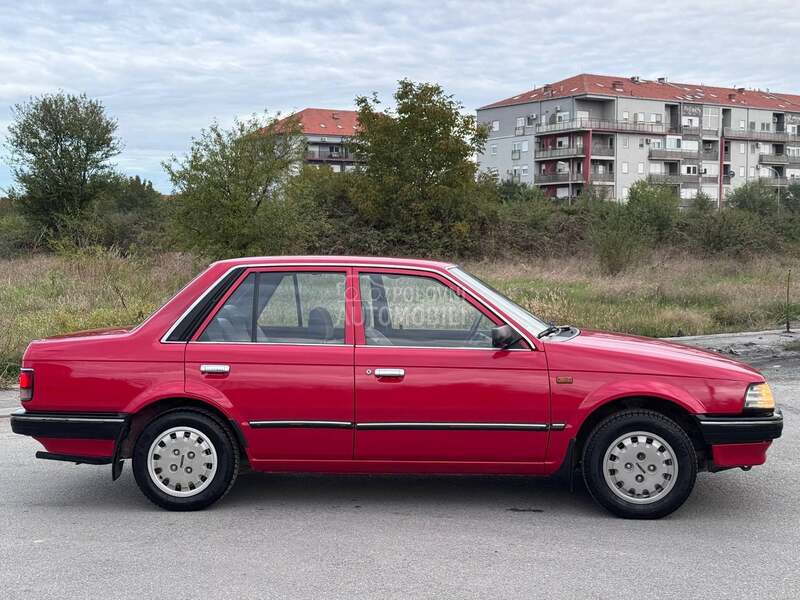 Mazda 323 sedan