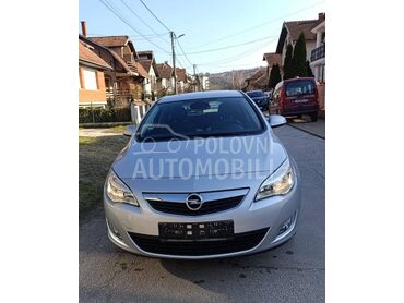 Opel Astra J 