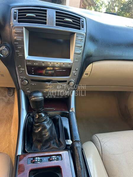 Lexus IS 220 