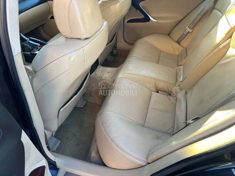 Lexus IS 220 