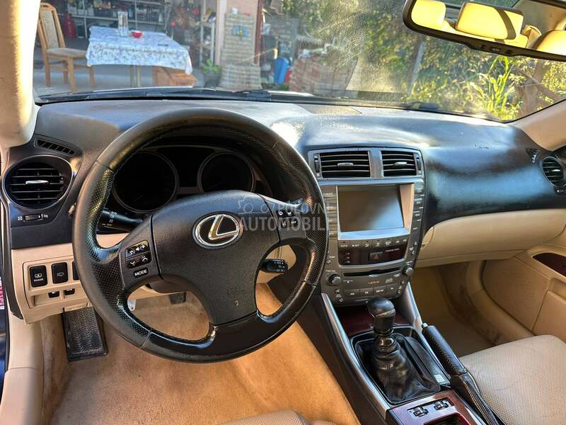 Lexus IS 220 