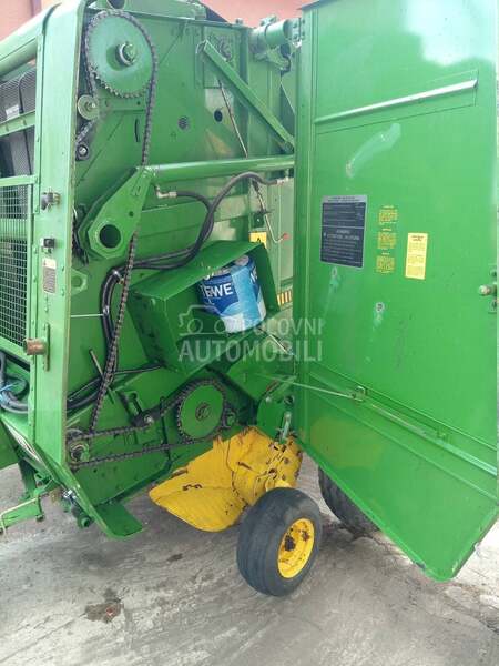 John Deere Rol presa