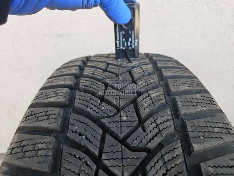 Dunlop 215/60 R16 Zimska