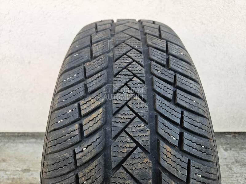 Vredestein 235/65 R17 Zimska