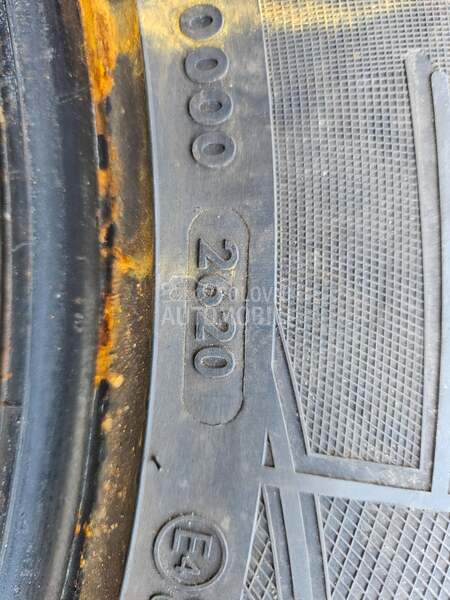 Vredestein 235/65 R17 Zimska