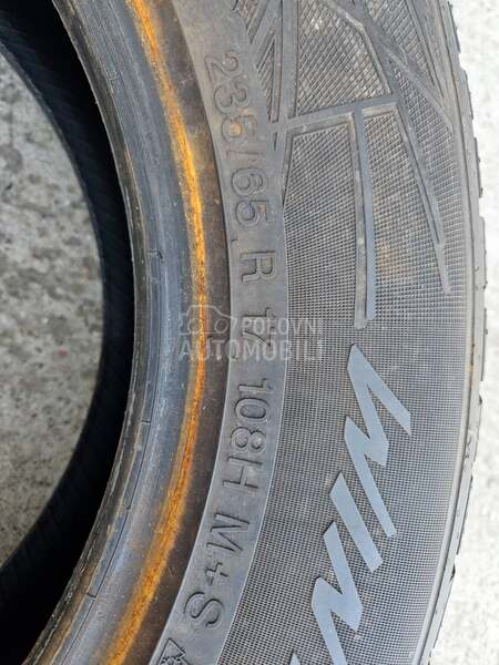 Vredestein 235/65 R17 Zimska
