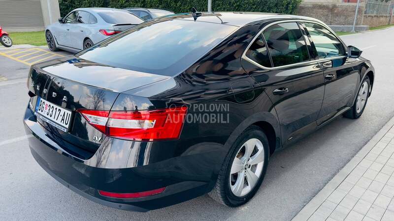 Škoda Superb 