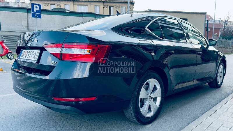 Škoda Superb 