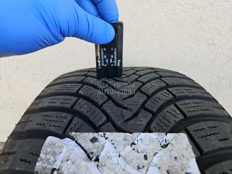 Falken 225/55 R17 Zimska