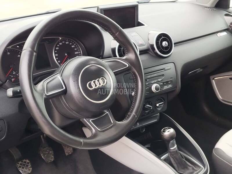 Audi A1 1.6 S LINE