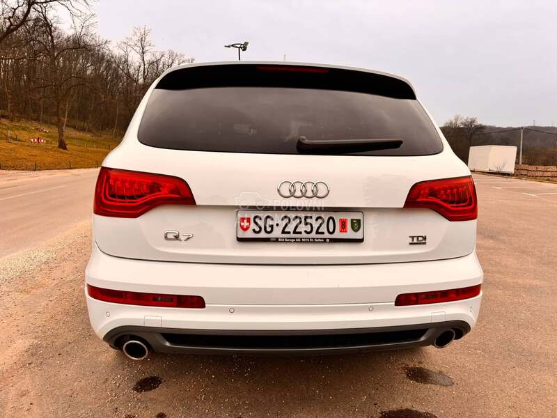 Audi Q7 S LINE