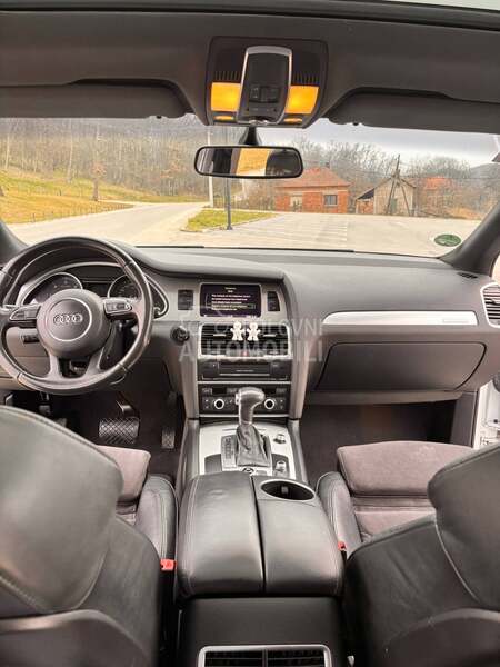 Audi Q7 S LINE