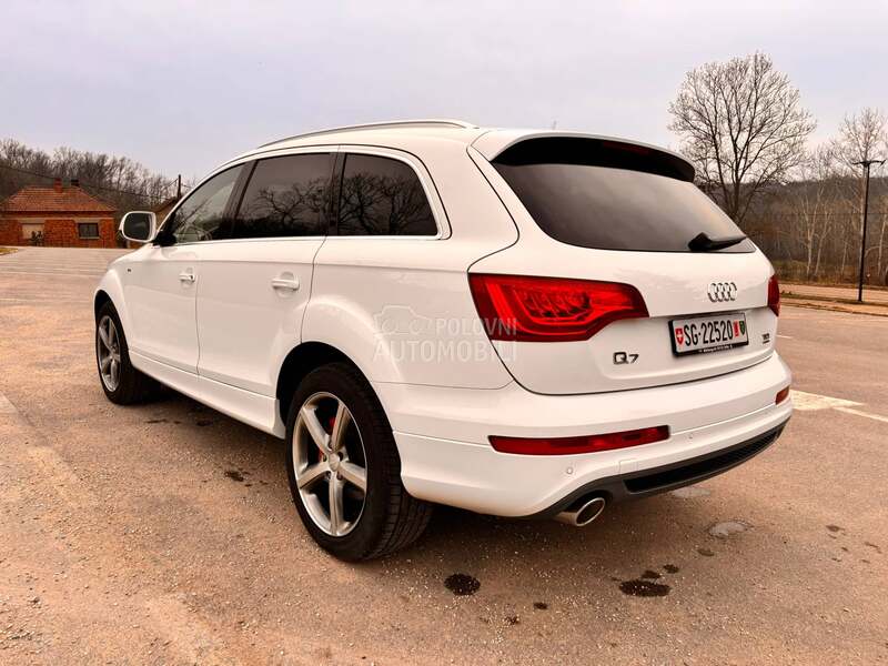 Audi Q7 S LINE
