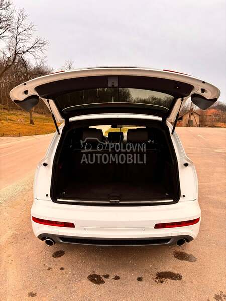 Audi Q7 S LINE
