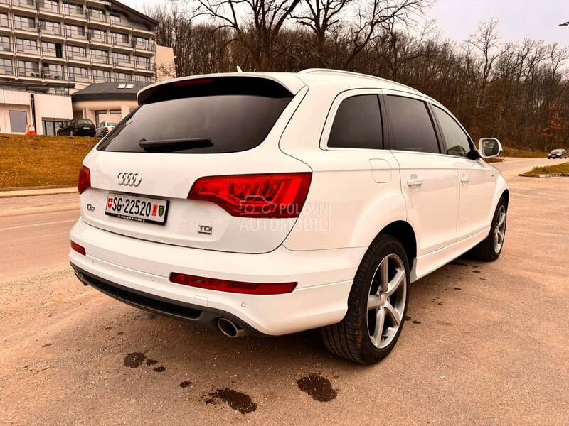 Audi Q7 S LINE